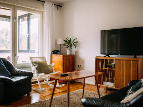 Foto dimostrativa: Mobile TV in legno